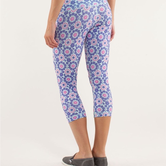 Lululemon Wonder Under Cropped Leggings Size 4 - Picture 5 of 5